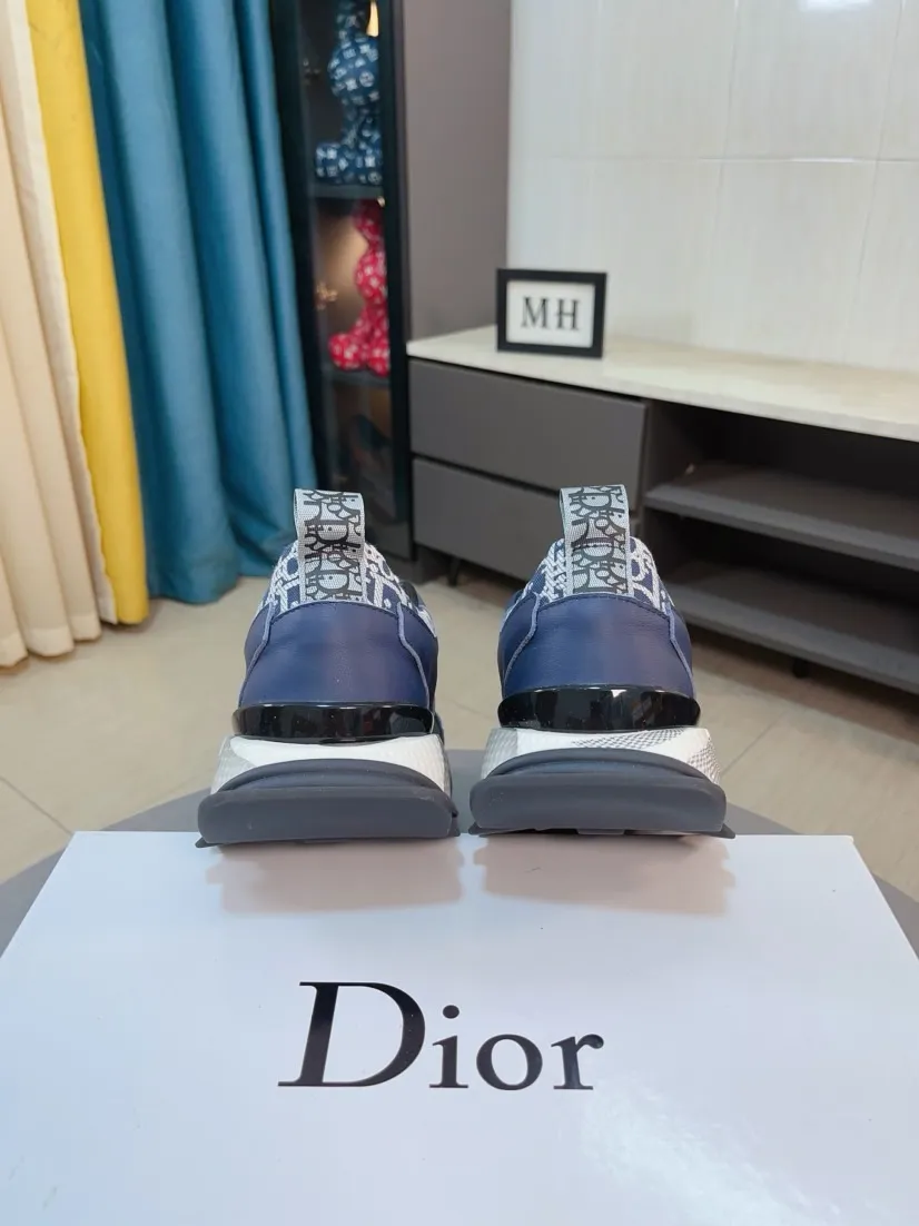 Men's men's shoes 💰458🌹🌹【Dior】Best-selling official website world premiere🔝High-end men's shoes brand official website latest series: The upper is made of imported cowhide with specially designed fabrics➕Mesh breathable lining. Make walking more convenient and comfortable! Compared with the official quality, Midea’s 1:1 replica. Create a fashionable personality to set off your uniqueness! A must-have for trendy men! Classic style. Men's sizes: 38-44.